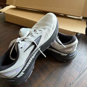 Brooks Adrenaline GTS 23 Grey/Black/Purple